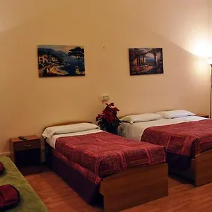 angela-roma-guest-house.it-romehotels.com/